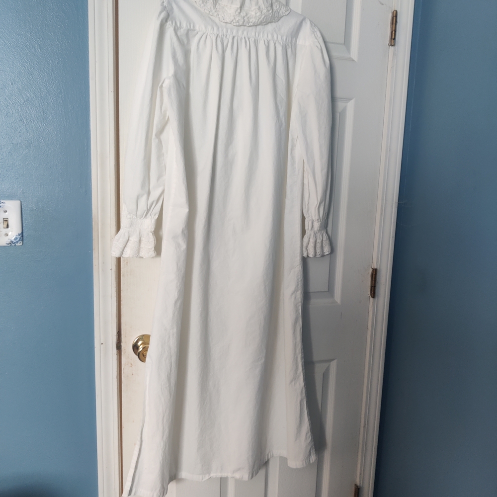 J. Peterman White Nightgown - Picture 4 of 11